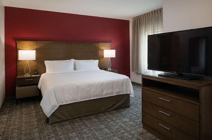 Imagen de la habitación del Hotel Staybridge Suites Phoenix - Biltmore Area, an IHG. Foto 6