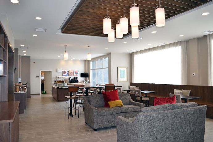 Imagen de los interiores del Hotel Staybridge Suites Red Deer North by IHG. Foto 17