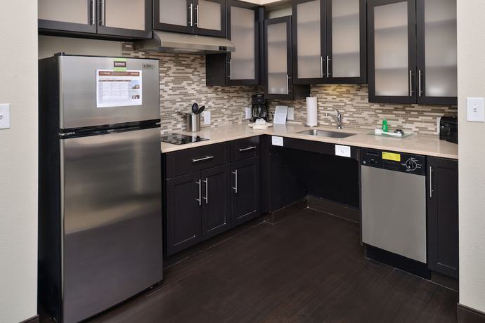 Imagen de la habitación del Hotel Staybridge Suites Rochester - Commerce Dr Nw, An Ihg. Foto 4