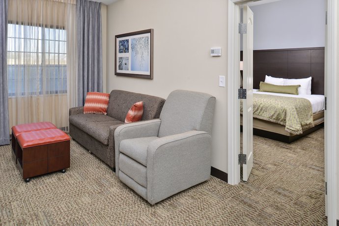 Imagen de la habitación del Hotel Staybridge Suites Rochester - Commerce Dr Nw, An Ihg. Foto 6