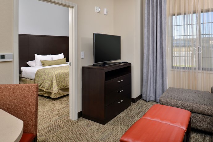 Imagen de la habitación del Hotel Staybridge Suites Rochester - Commerce Dr Nw, An Ihg. Foto 11