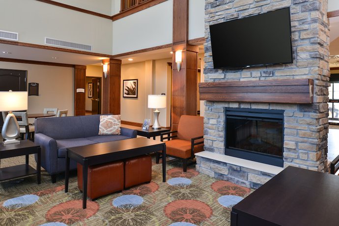 Imagen de los interiores del Hotel Staybridge Suites Rochester - Commerce Dr Nw, An Ihg. Foto 19