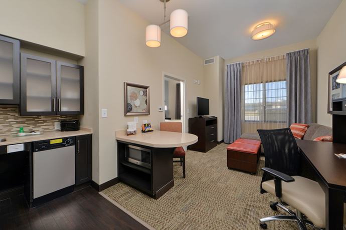 Imagen de la habitación del Hotel Staybridge Suites Rochester - Commerce Dr Nw, An Ihg. Foto 15