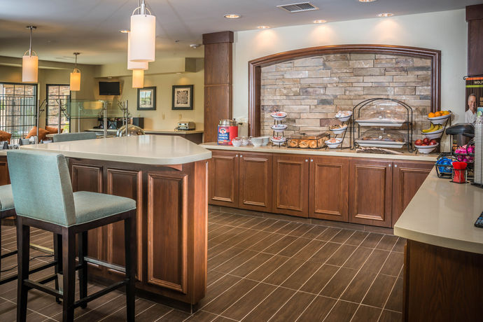 Imagen del bar/restaurante del Hotel Staybridge Suites Sacramento - Folsom. Foto 2