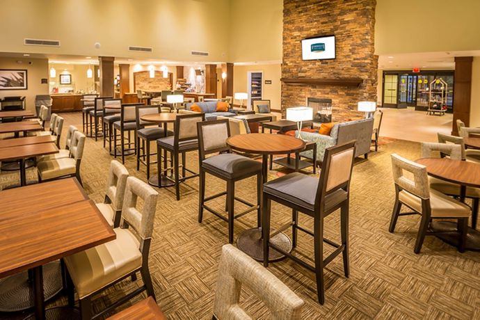 Imagen del bar/restaurante del Hotel Staybridge Suites Sacramento - Folsom. Foto 3