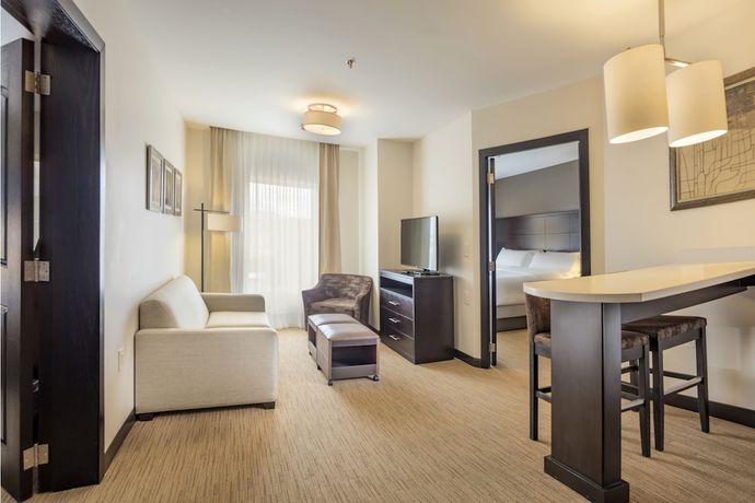 Imagen de la habitación del Hotel Staybridge Suites Saltillo, An Ihg. Foto 2