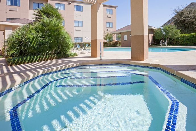 Imagen de la piscina del Hotel Staybridge Suites San Angelo, an IHG. Foto 19