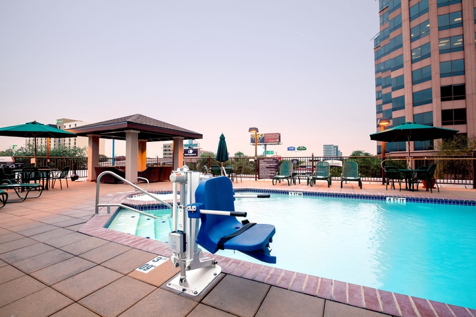 Imagen de la piscina del Hotel Staybridge Suites San Antonio, An Ihg. Foto 15