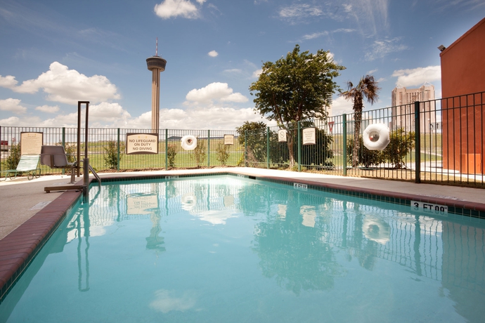 Imagen de la piscina del Hotel Staybridge Suites San Antonio Downtown Conv Ctr, An Ihg. Foto 15