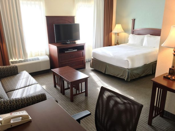 Imagen de la habitación del Hotel Staybridge Suites Savannah Airport - Pooler, An Ihg. Foto 4