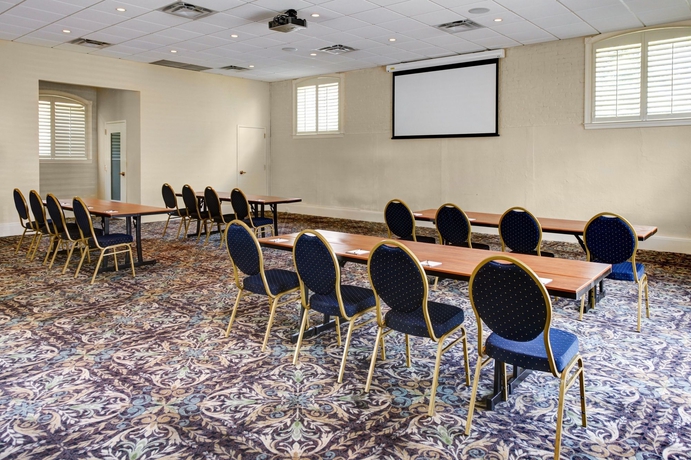 Imagen de los interiores del Hotel Staybridge Suites Savannah Historic District, An Ihg. Foto 12