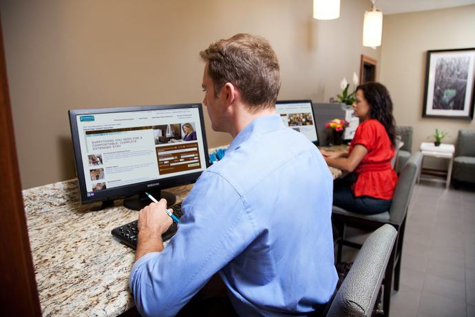 Imagen de los interiores del Hotel Staybridge Suites Scottsdale - Talking Stick, an IHG. Foto 19