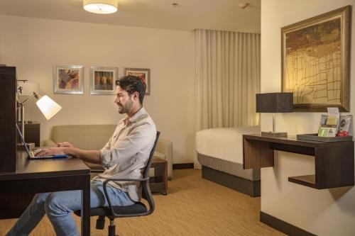 Imagen general del Hotel Staybridge Suites Silao, An Ihg. Foto 3