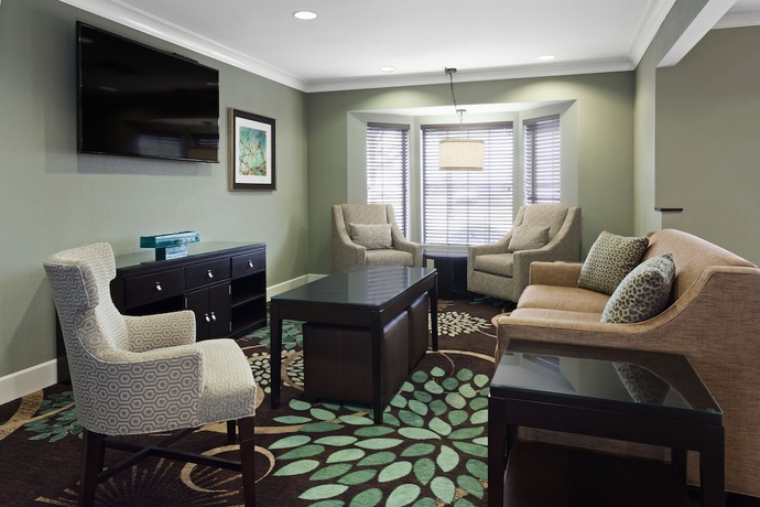 Imagen de los interiores del Hotel Staybridge Suites South Springfield, An Ihg. Foto 18