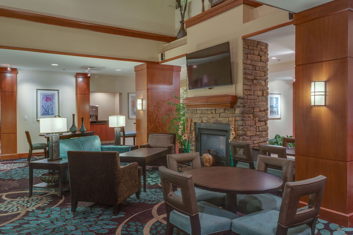 Imagen de los interiores del Hotel Staybridge Suites Tallahassee. Foto 13