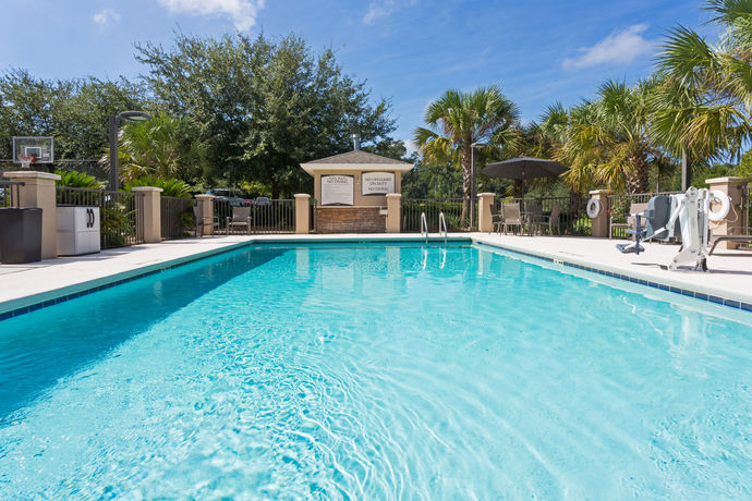 Imagen de la piscina del Hotel Staybridge Suites Tallahassee I-10 East by IHG. Foto 15