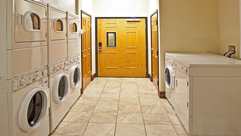 Imagen de los interiores del Hotel Staybridge Suites Tampa East - Brandon, An Ihg. Foto 12