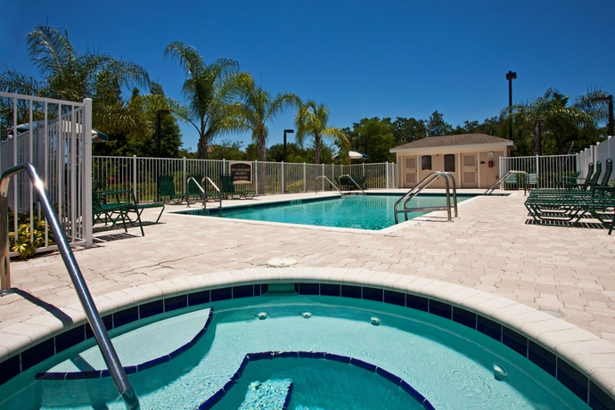 Imagen de la piscina del Hotel Staybridge Suites Tampa East - Brandon, An Ihg. Foto 16