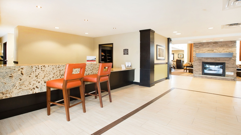 Imagen de los interiores del Hotel Staybridge Suites West Edmonton, An Ihg. Foto 11