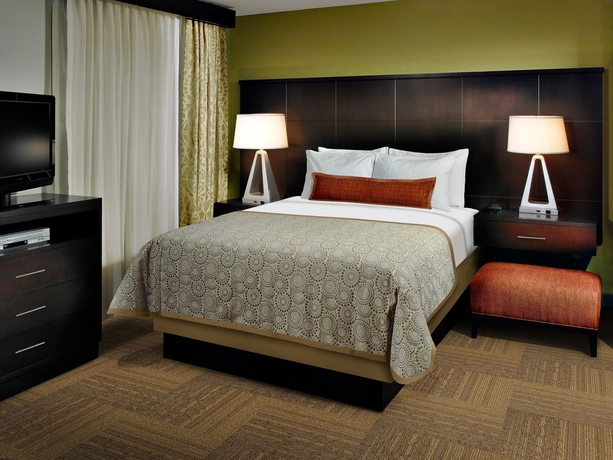 Imagen de la habitación del Hotel Staybridge Suites West Edmonton, An Ihg. Foto 5