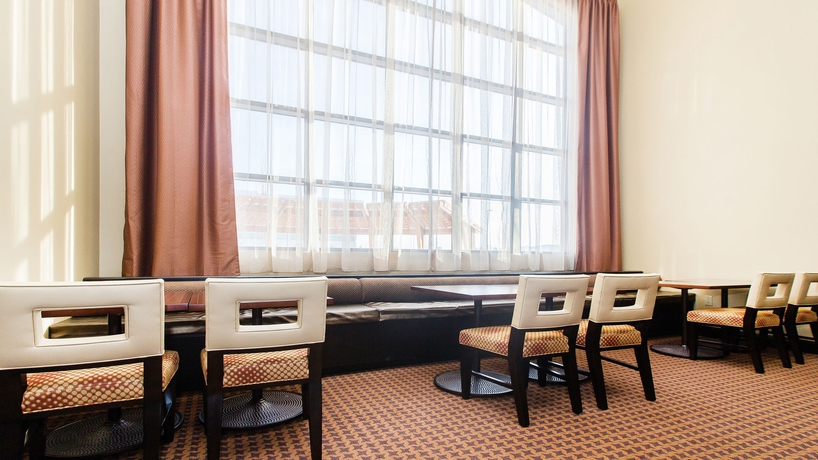 Imagen de los interiores del Hotel Staybridge Suites West Edmonton, An Ihg. Foto 16