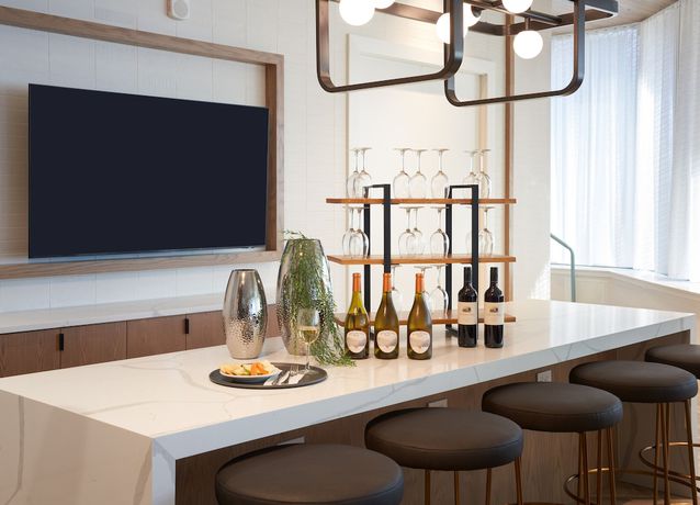 Imagen del bar/restaurante del Hotel Staybridge Suites Wilmington Downtown, an IHG. Foto 2