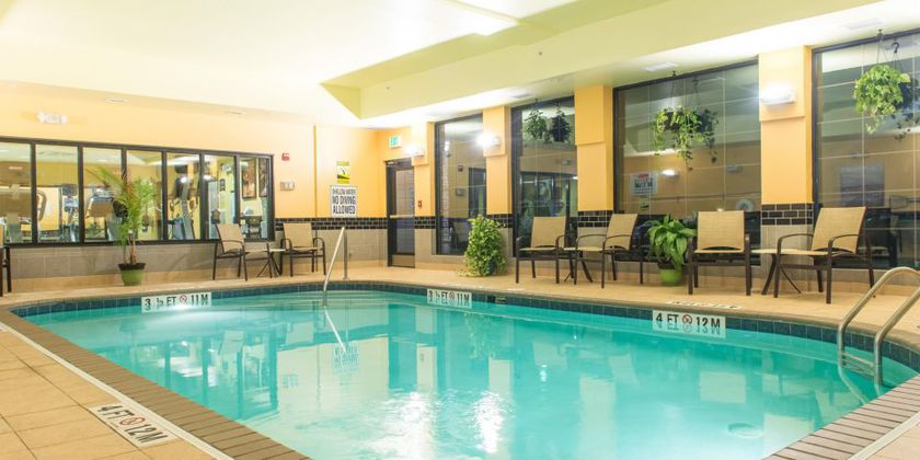 Imagen de la piscina del Hotel Staybridge Suites Wilmington E, An Ihg. Foto 8