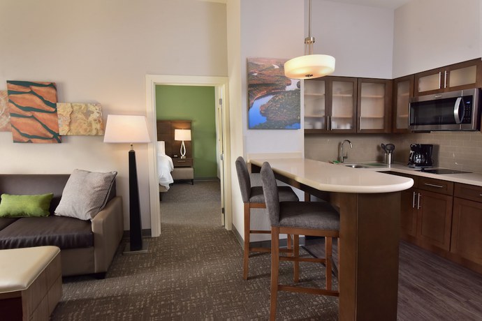 Imagen de la habitación del Hotel Staybridge Suites Wisconsin Dells - Lake Delton, an IHG. Foto 2