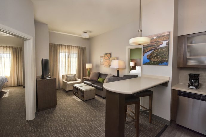 Imagen de la habitación del Hotel Staybridge Suites Wisconsin Dells - Lake Delton, an IHG. Foto 9