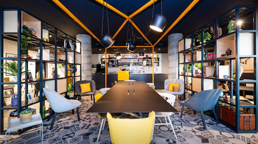 Imagen del bar/restaurante del Hotel Staycity Aparthotels Venice Mestre. Foto 2