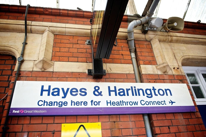 Imagen de los exteriores del Hotel Staycity s London Heathrow. Foto 12