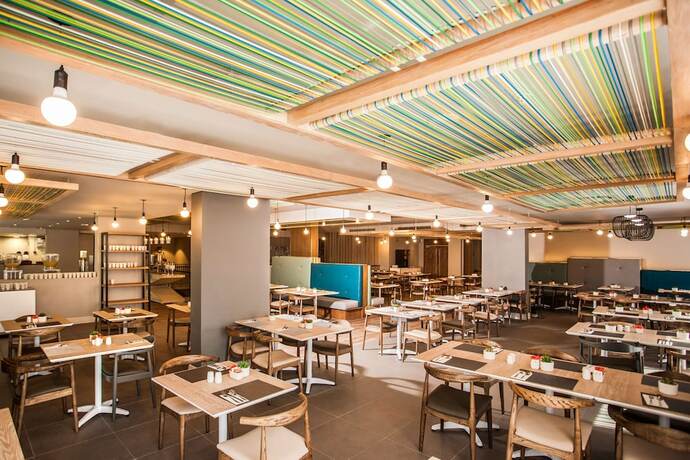 Imagen del bar/restaurante del Hotel Stayeasy Cape Town City Bowl. Foto 11