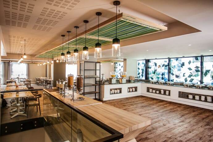 Imagen del bar/restaurante del Hotel Stayeasy Cape Town City Bowl. Foto 12