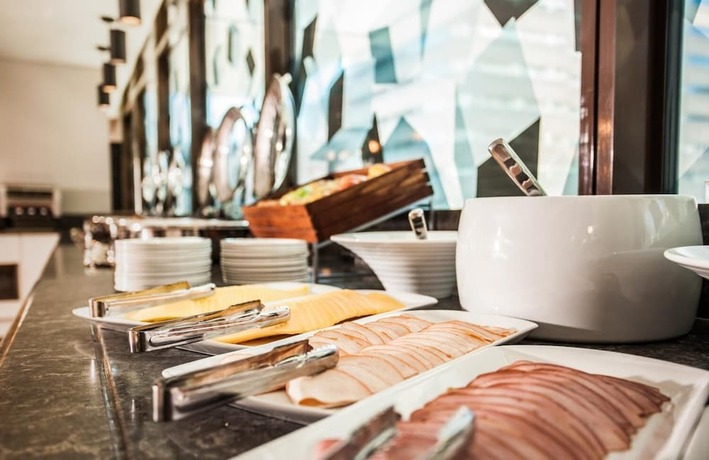 Imagen del bar/restaurante del Hotel Stayeasy Cape Town City Bowl. Foto 17