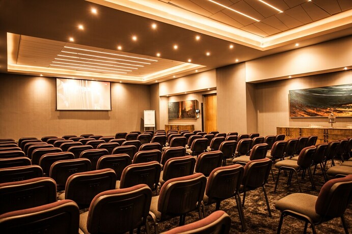 Imagen de los interiores del Hotel Stayeasy Cape Town City Bowl. Foto 23