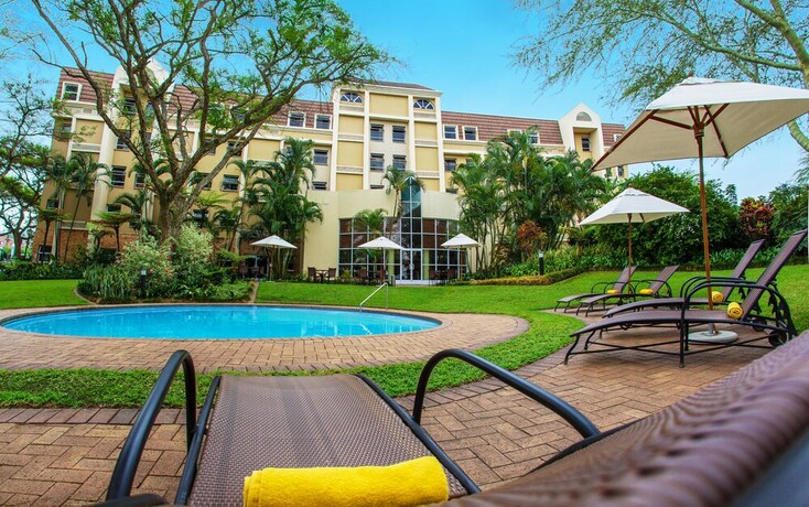 Imagen de la piscina del Hotel Stayeasy Mbombela. Foto 32