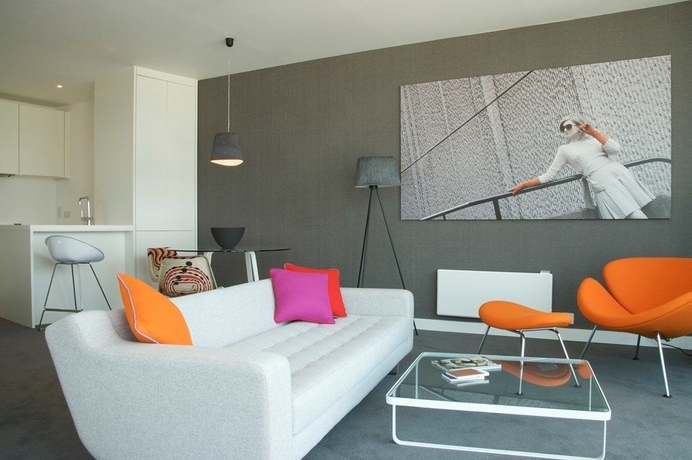 Imagen de los interiores del Hotel Staying Cool At Rotunda. Foto 12