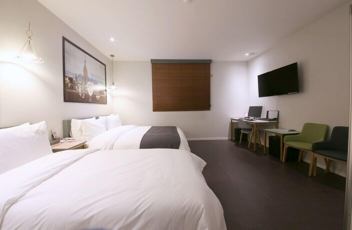 Imagen de la habitación del Hotel Stay-inn Hotel. Foto 17