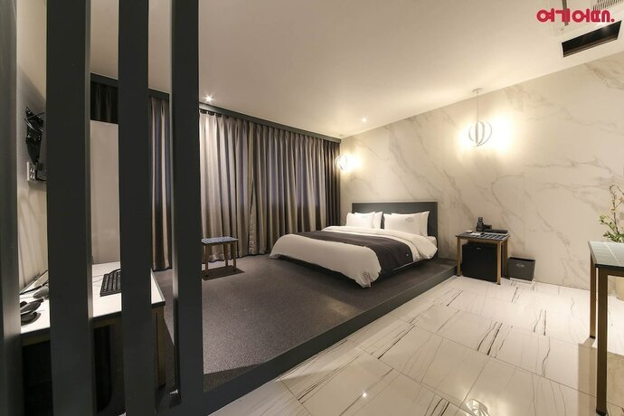 Imagen de la habitación del Hotel Stay-inn Hotel. Foto 25