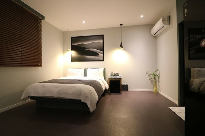Imagen de la habitación del Hotel Stay-inn Hotel. Foto 32
