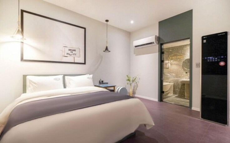 Imagen de la habitación del Hotel Stay-inn Hotel. Foto 33