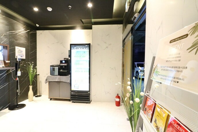 Imagen de los interiores del Hotel Stay-inn Hotel. Foto 35