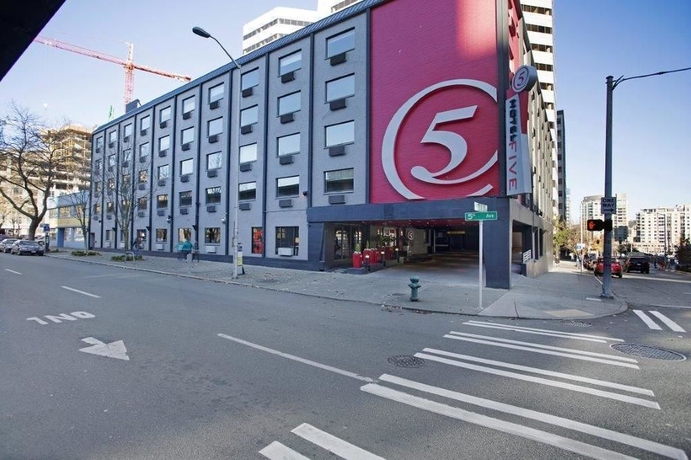 Imagen de los exteriores del Hotel Staypineapple, Five, Downtown Seattle. Foto 9