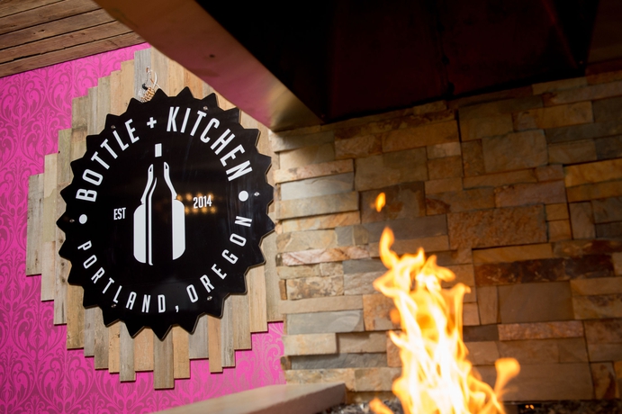 Imagen del bar/restaurante del Hotel Staypineapple, Rose, Downtown Portland. Foto 5