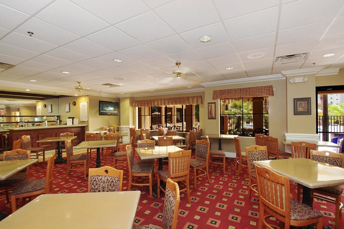 Imagen del bar/restaurante del Hotel Staysky Suites - I Drive Orlando. Foto 3