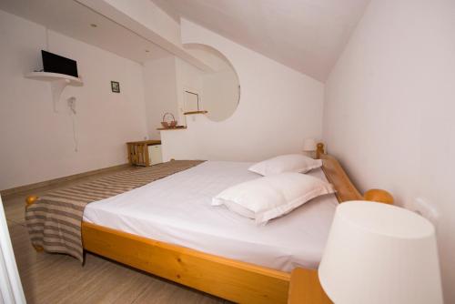 Imagen de la habitación del Hotel Steaua Apelor Family Resort. Foto 6