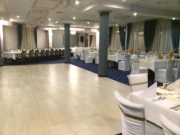 Imagen de los interiores del Hotel Stefani. Foto 19