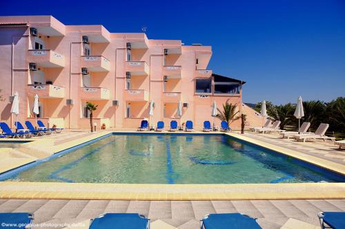 Imagen general del Hotel Stefani, Sarti. Foto 1