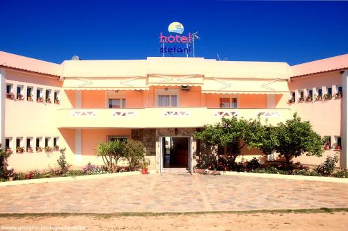 Imagen de la habitación del Hotel Stefani, Sarti. Foto 6