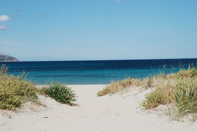 Imagen de los exteriores del Hotel Stefania Boutique By The Beach. Foto 4